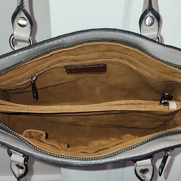 Patricia Nash Gray Shoulder Bag with Textured Leather and Adjustable Strap - Picture 12 of 14